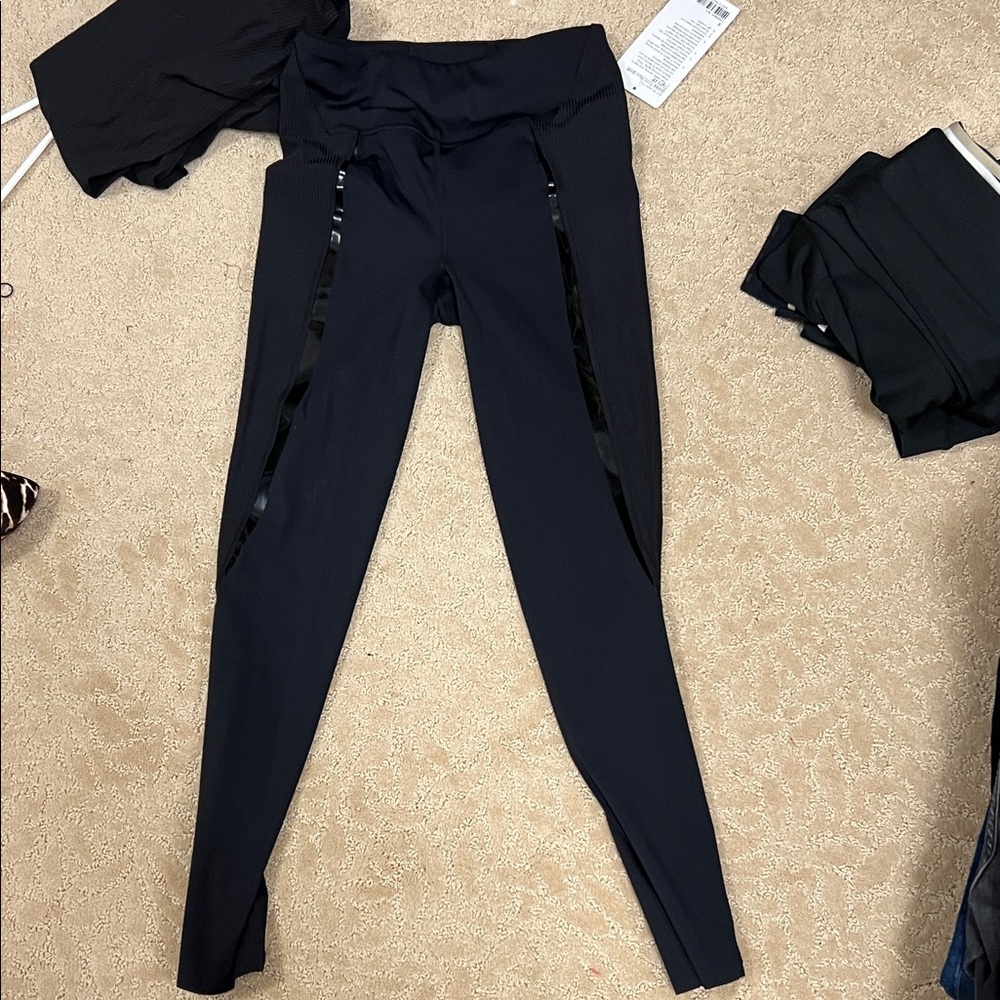 Lululemon leggings glass trim, run super high rise tight 28 inches